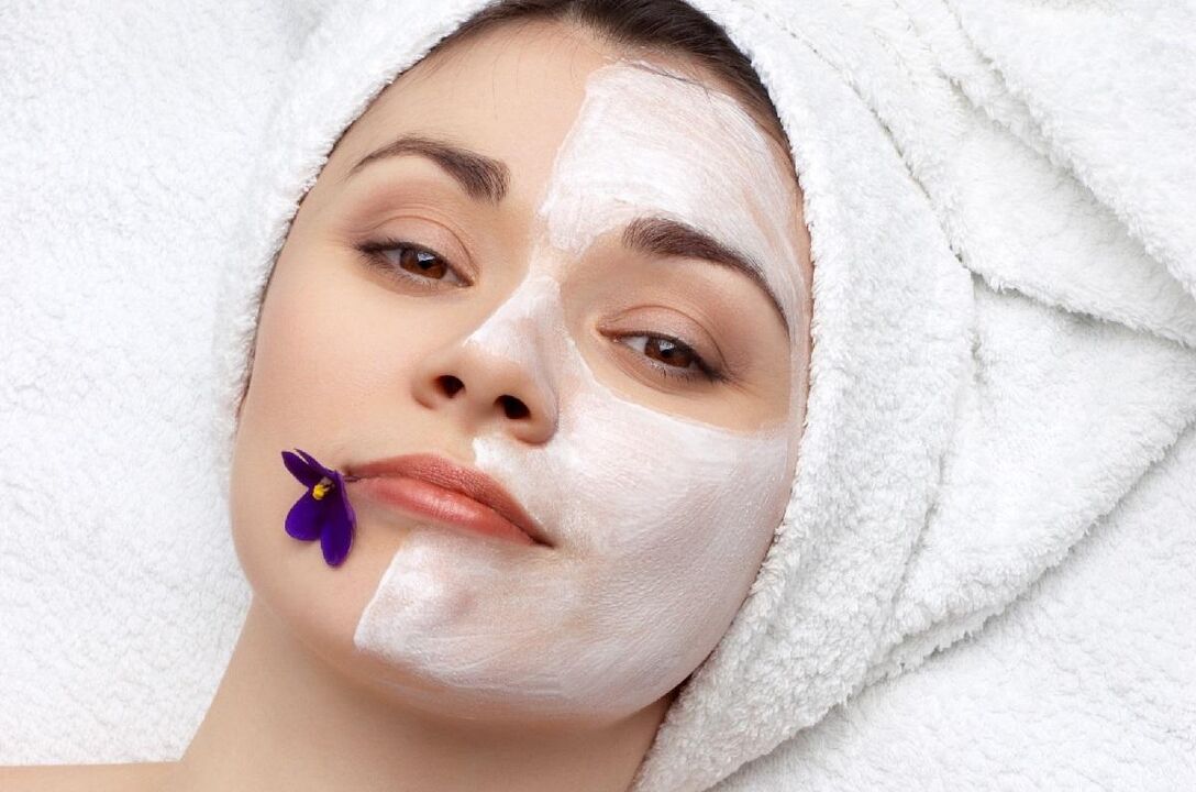 Firming mask based on proteins and sour cream for the face after 45 years